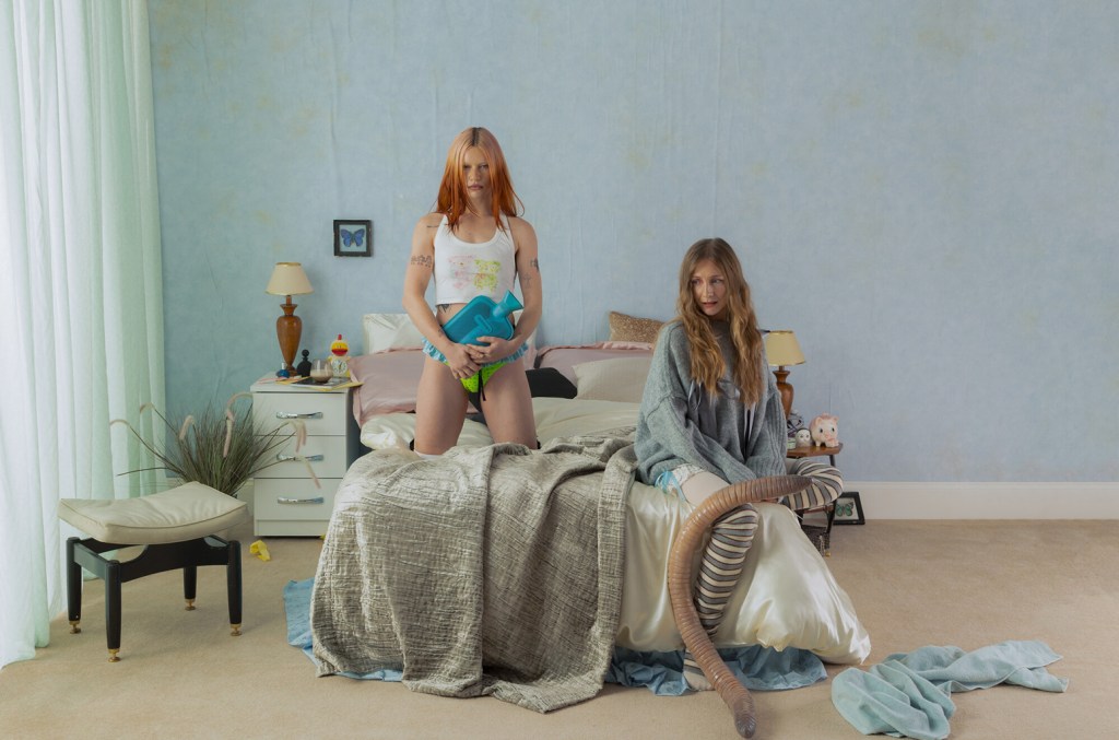 wet-leg-share-heart-racing-single-‘cpr’-ahead-of-highly-anticipated-sophomore album
