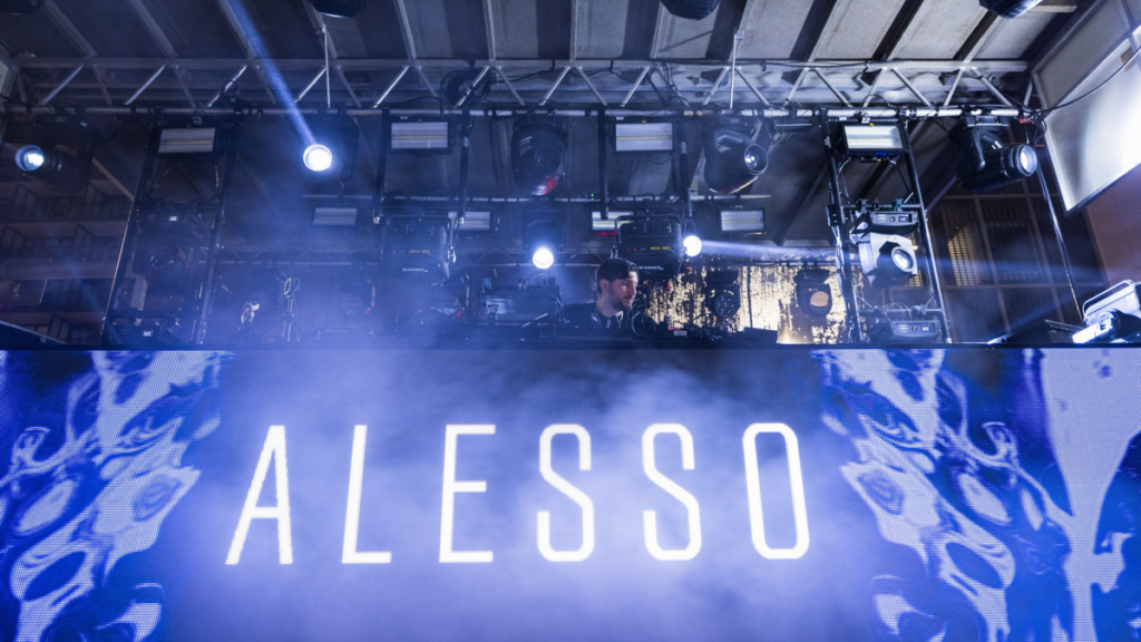 alesso-headlines-grand-opening-of-miami’s-$6-billion,-27-acre-worldcenter-retail-and-entertainment-hub