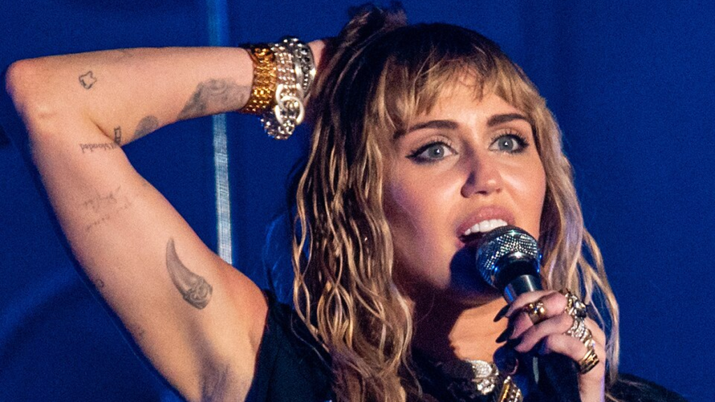 miley-cyrus-reveals-rare-medical-condition-behind-her-‘ashtray’-voice