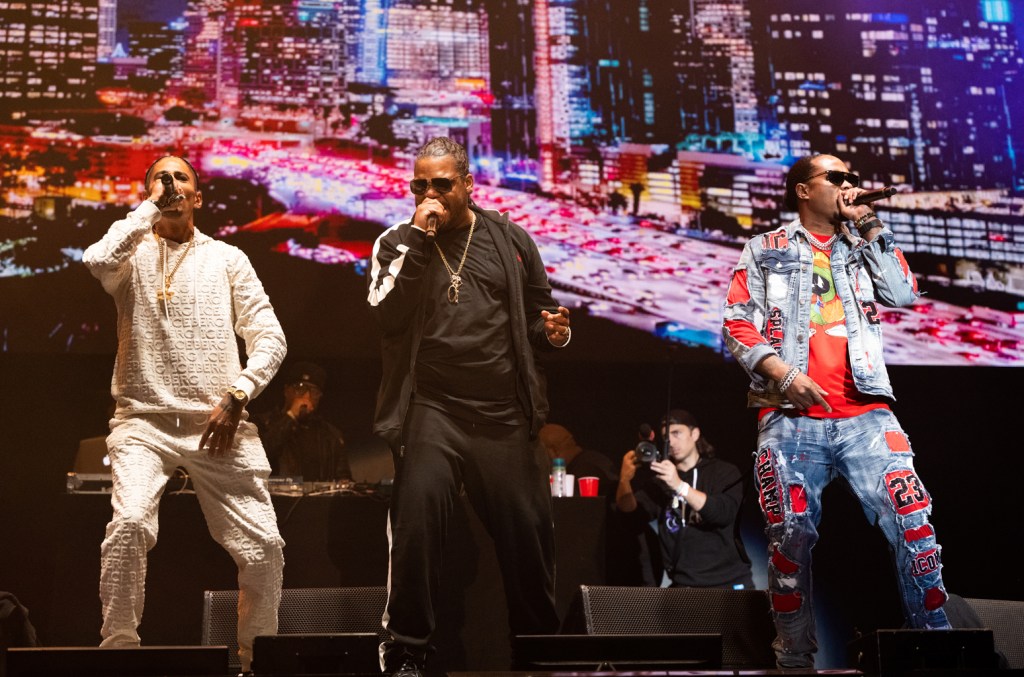 bone-thugs-n-harmony-perform-1996-hit-‘tha-crossroads’-on-‘everybody’s-live’