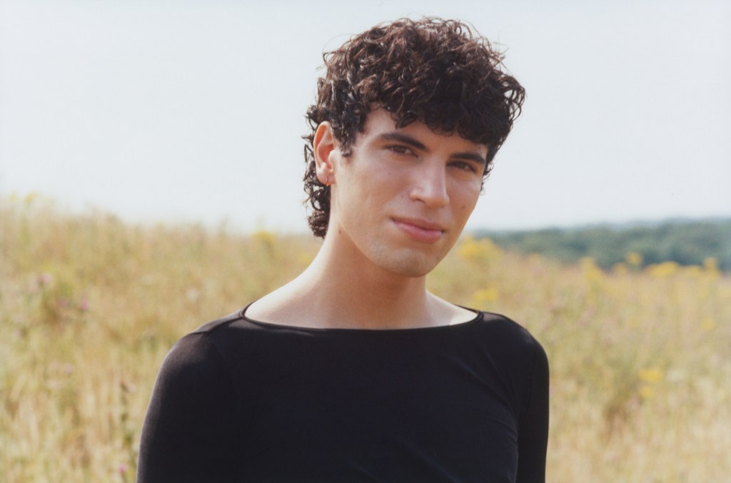 jacob-alon-on-charting-a-painful,-powerful-journey-to-healing-on-debut-lp-‘in limerence’