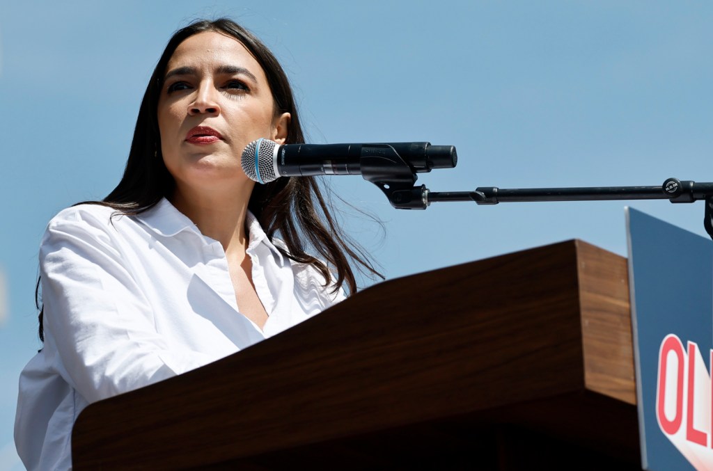 rep.-alexandria-ocasio-cortez-praises-bad-bunny-for-‘political’-album-‘debi-tirar-mas fotos’
