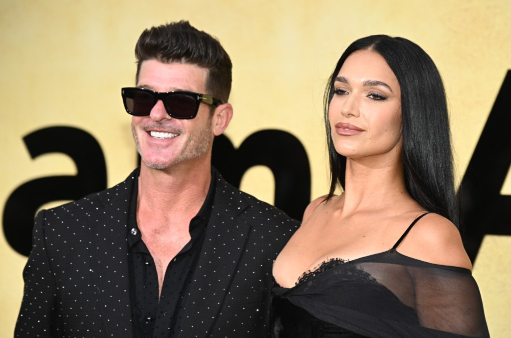 robin-thicke-and-april-love-geary-marry-after-six-year engagement
