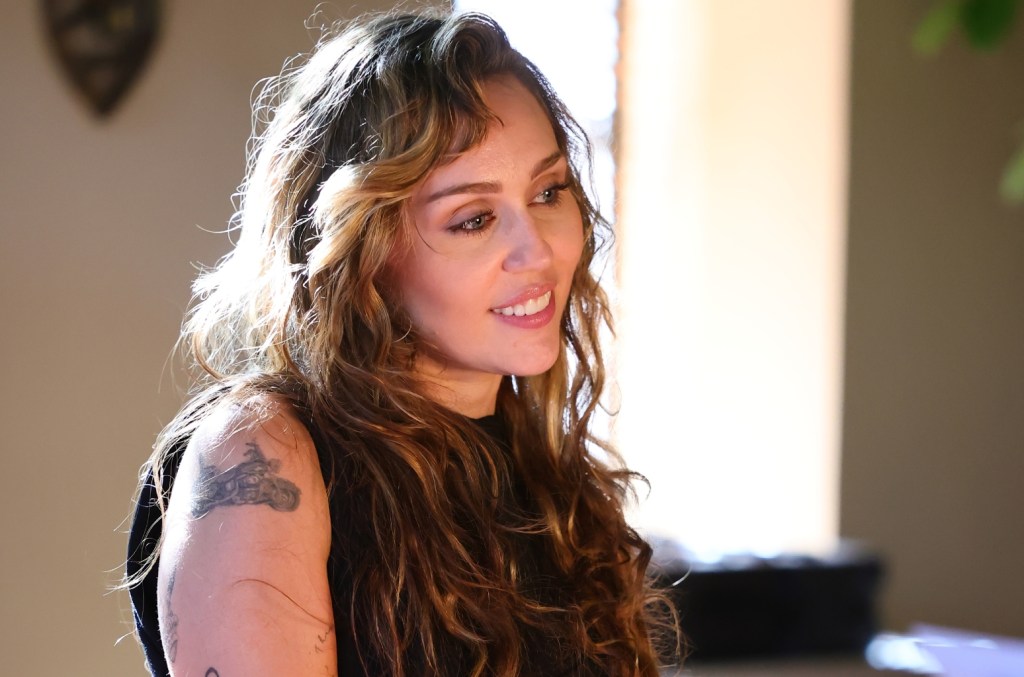 miley-cyrus-talks-pop-star-peers,-‘winding-down’-her-focus-on-mainstream-success-after-‘something-beautiful’