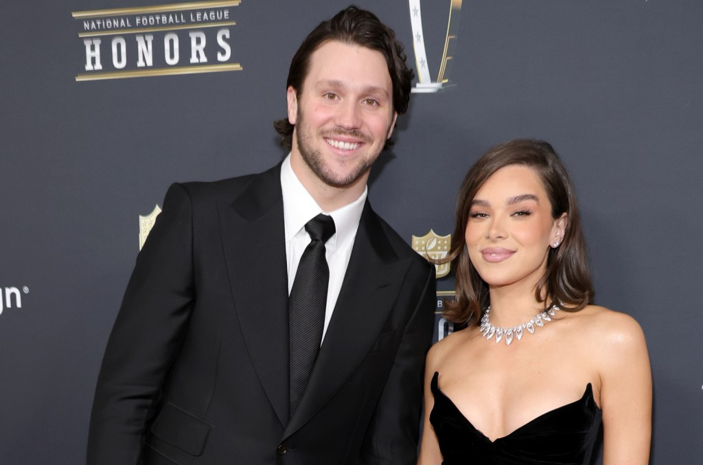 hailee-steinfeld-marries-bills-qb-josh-allen-in-southern-california wedding