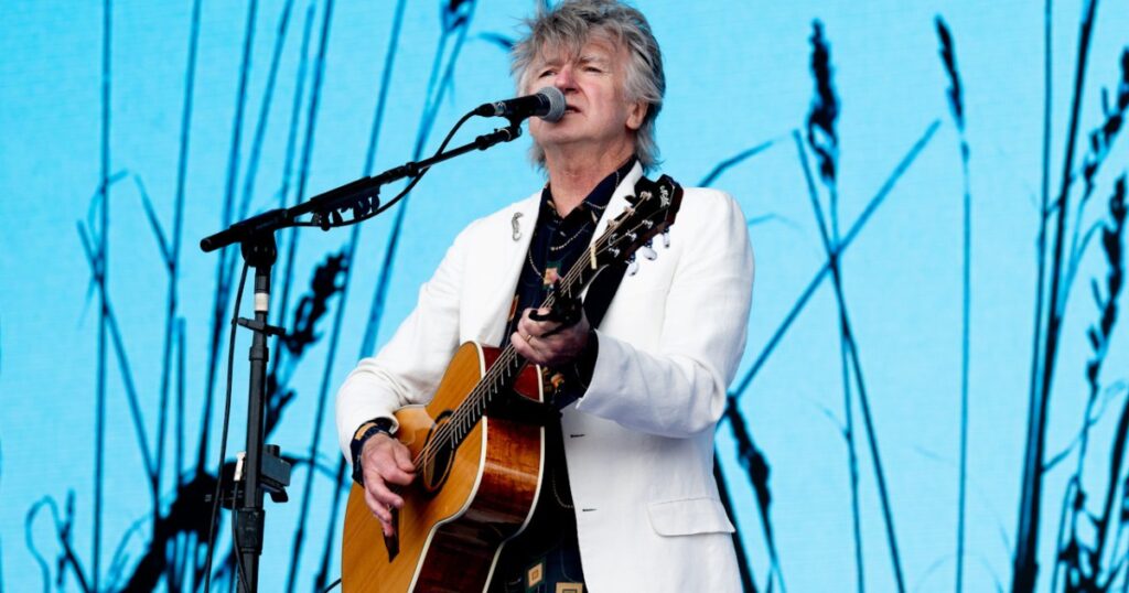 crowded-house-announce-2025-regional-australian-tour