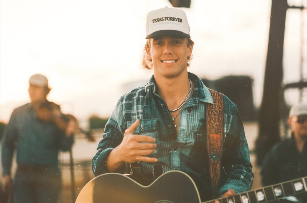 5-must-hear-new-country-songs:-hudson-westbrook,-dylan-scott,-lauren-watkins-& more