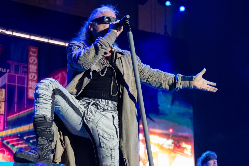 iron-maiden-manager-scolds-fans-for-using-phones-at-2025-tour