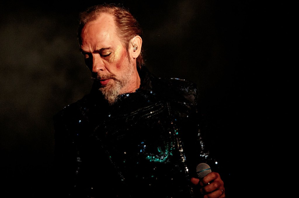 peter-murphy-cancels-2025-tour-dates-due-to-ongoing-‘health issues’