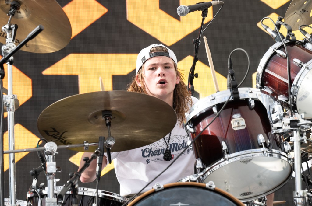 shane-hawkins-reveals-late-dad-taylor-hawkins’-favorite-foo-fighters-song,-and-it’s-not-the-one-you think