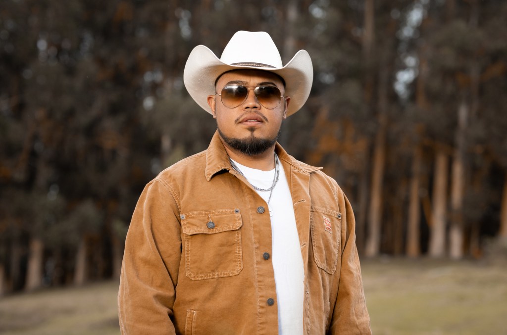 signed:-maoli-inks-with-wme,-matt-stell-expands-deal-with-endurance-music group