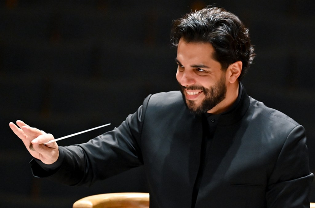 la.-opera-names-domingo-hindoyan-as-next-music director
