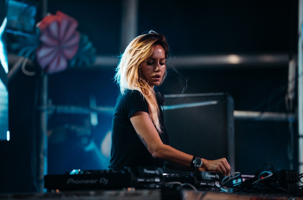 deborah-de-luca-will-not-play-hard-summer-2025-after-dispute-over-the-font-size-of-her billing