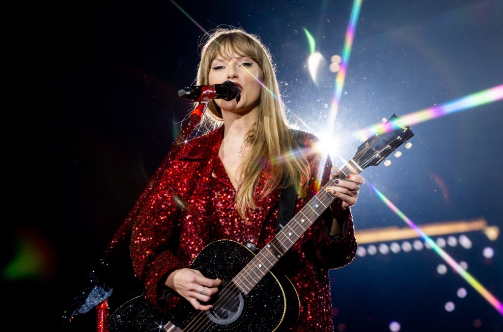 taylor-swift-owns-her-masters-now-–-but-her-greatest-‘taylor’s-version’-song-ensures-the-legacy-of-her re-recordings