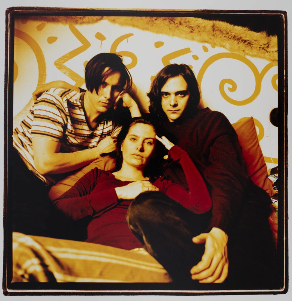 ivy’s-first-lp-in-14-years-has-adam-schlesinger-on-every-song