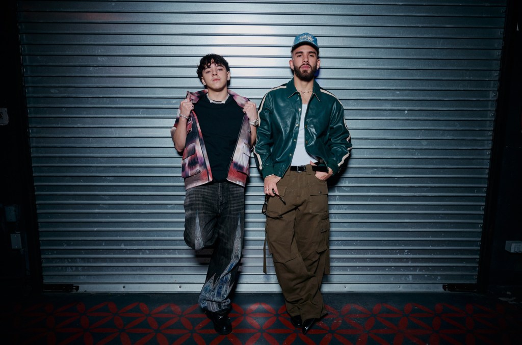 xavi-&-manuel-turizo-rise-to-no.-1-on-latin-airplay-chart-with-‘en privado’