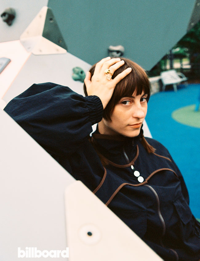 how-indie-thinking-helped-faye-webster-create-her-own-musical-universe-—-and-prepare-for-her-move-to-a major
