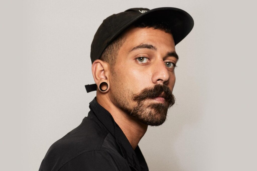 omri.-hits-his-groove-on-‘nothing-wrong’