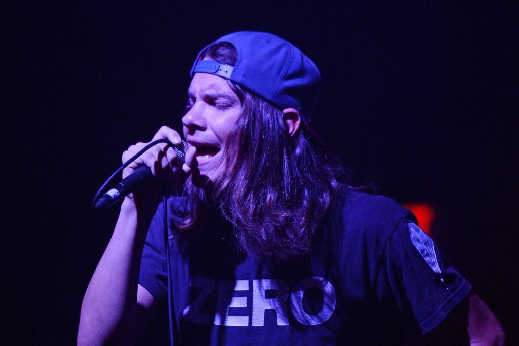 red-jumpsuit-apparatus-singer-says-trump-voters-‘not-allowed’
