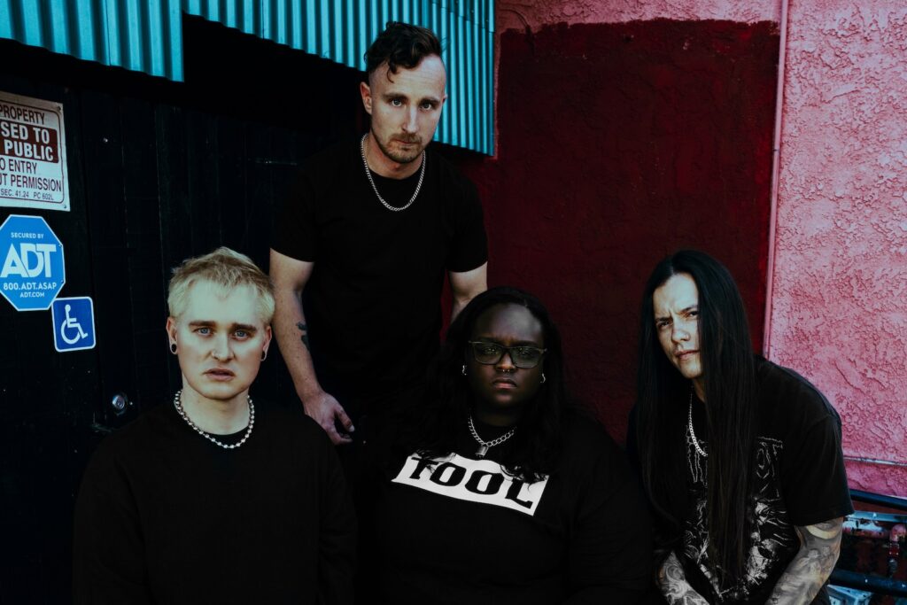 interview:-tetrarch’s-diamond-rowe-dives-into-new-album
