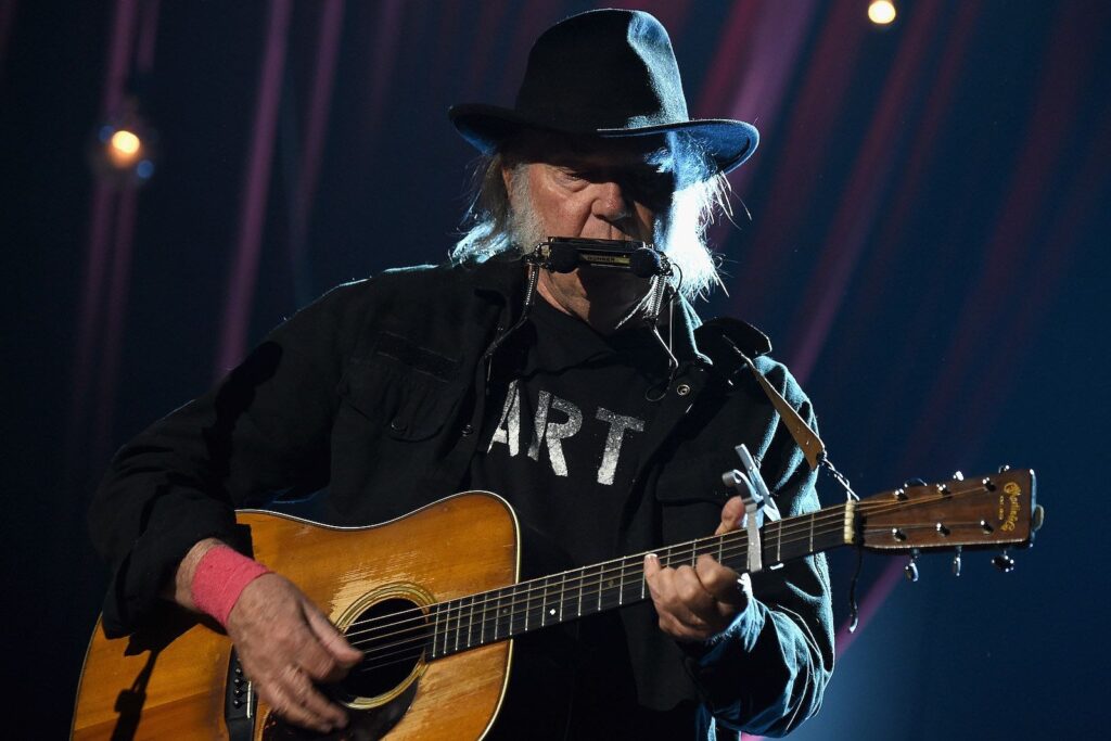 neil-young-launches-love-earth-2025-tour:-set-list,-video