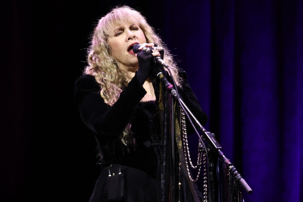 stevie-nicks-adds-more-dates-to-2025-tour