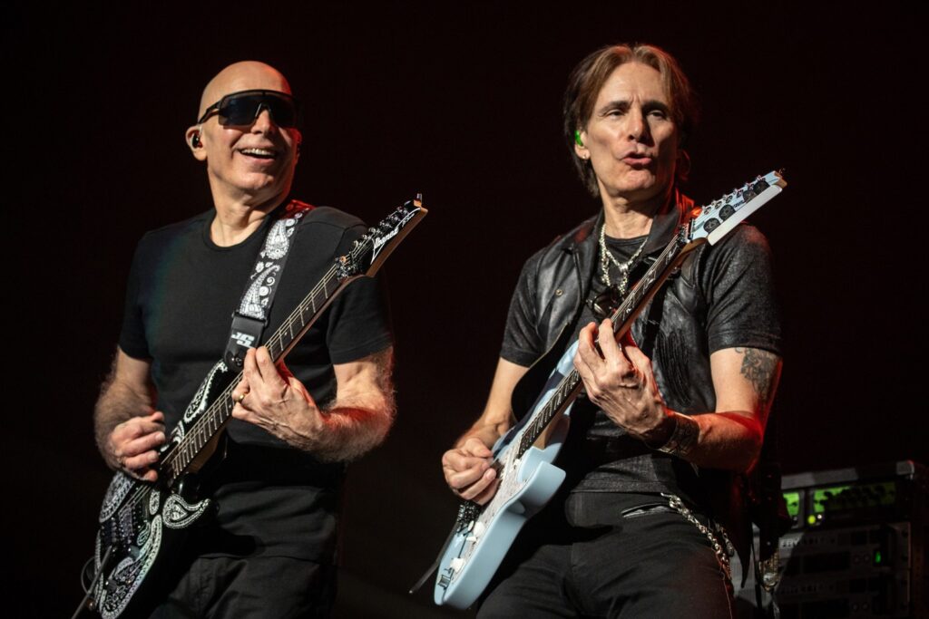 joe-satriani-and-steve-vai-launch-2025-tour:-set-list,-video
