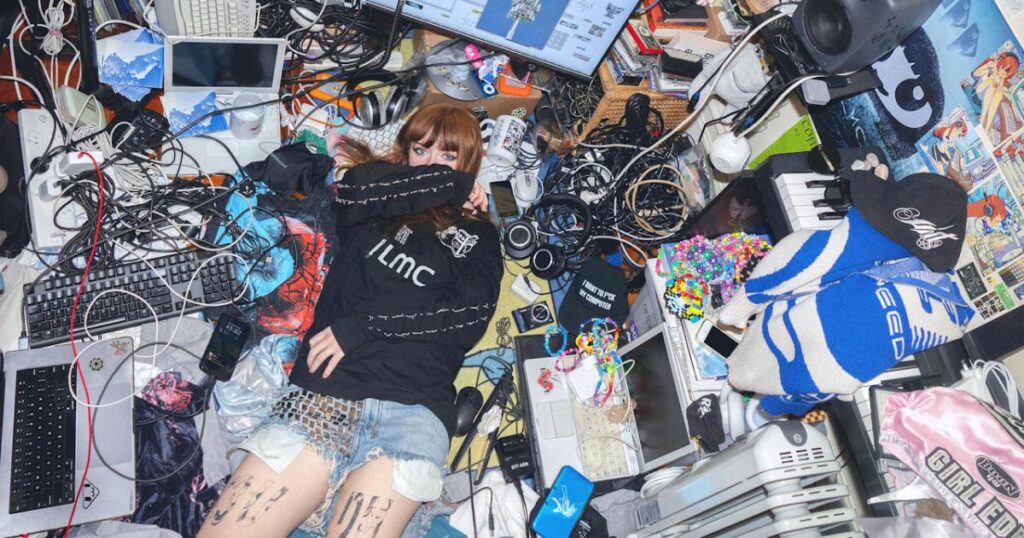 ninajirachi-announces-debut-album-‘i-love-my-computer’,-shares-‘ipod-touch’