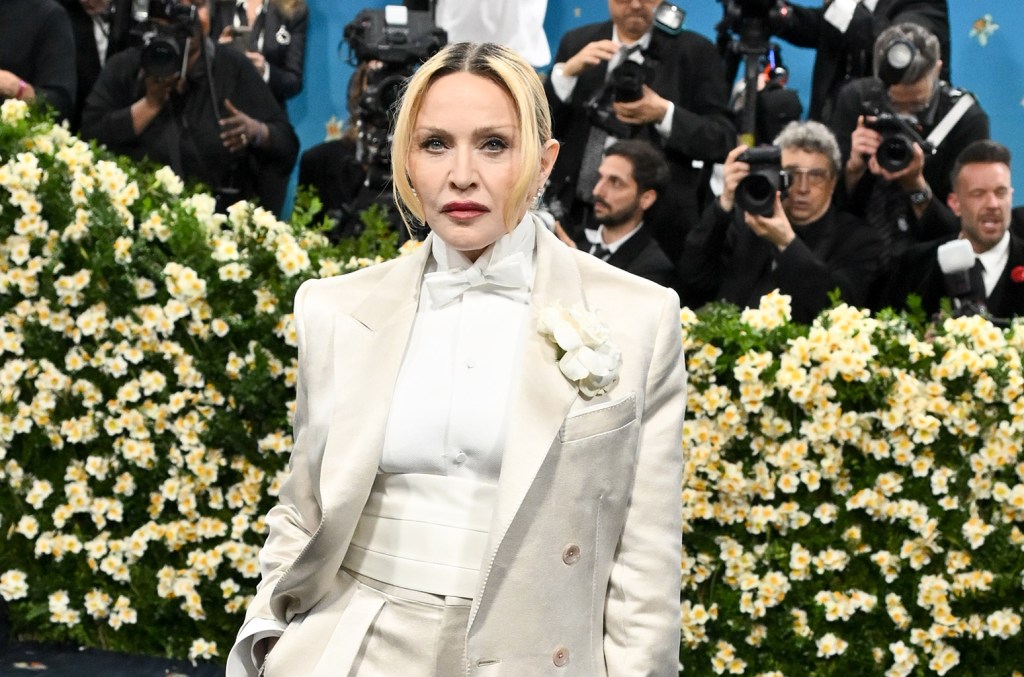 madonna-used-her-ipad-‘the-whole-time’-while-watching-‘hamilton,’-says-star-anthony ramos