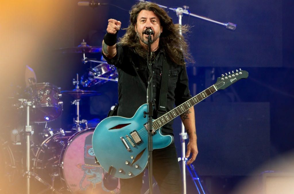 foo-fighters-bring-on-nine-inch-nails-drummer-iian-rubin-ahead-of-asia tour