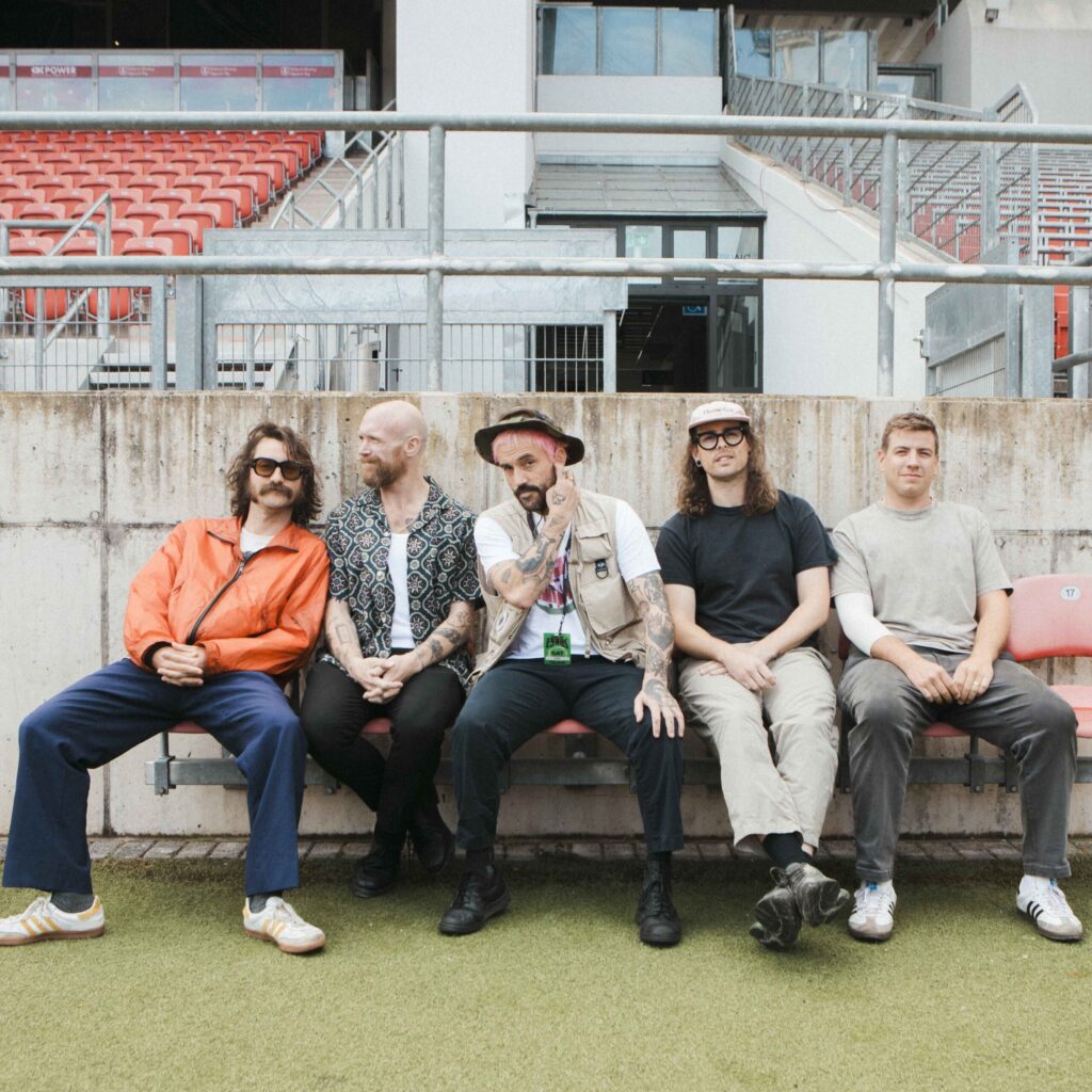 idles-record-score,-new-tracks-for-darren-aronofsky’s-‘caught-stealing’