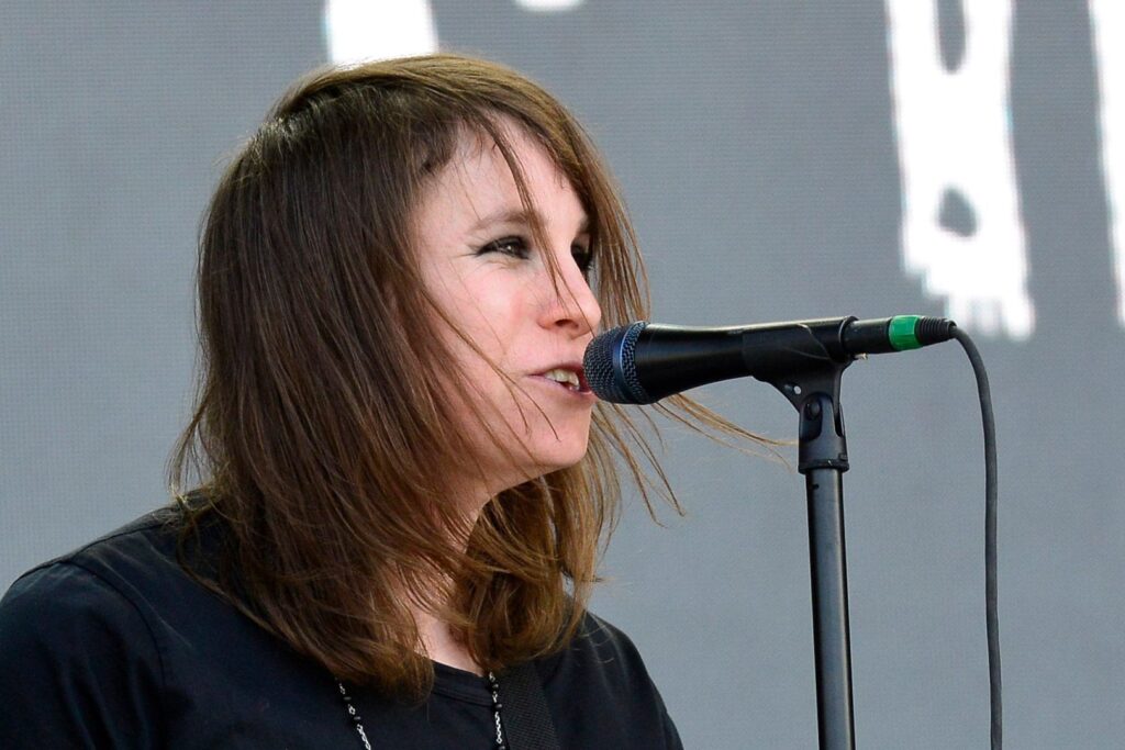 apologetic-laura-jane-grace-cancels-remaining-2025-tour-dates