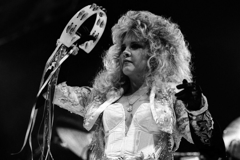 how-a-soundtrack-reunited-fleetwood-mac-for-‘tango-in-the-night’