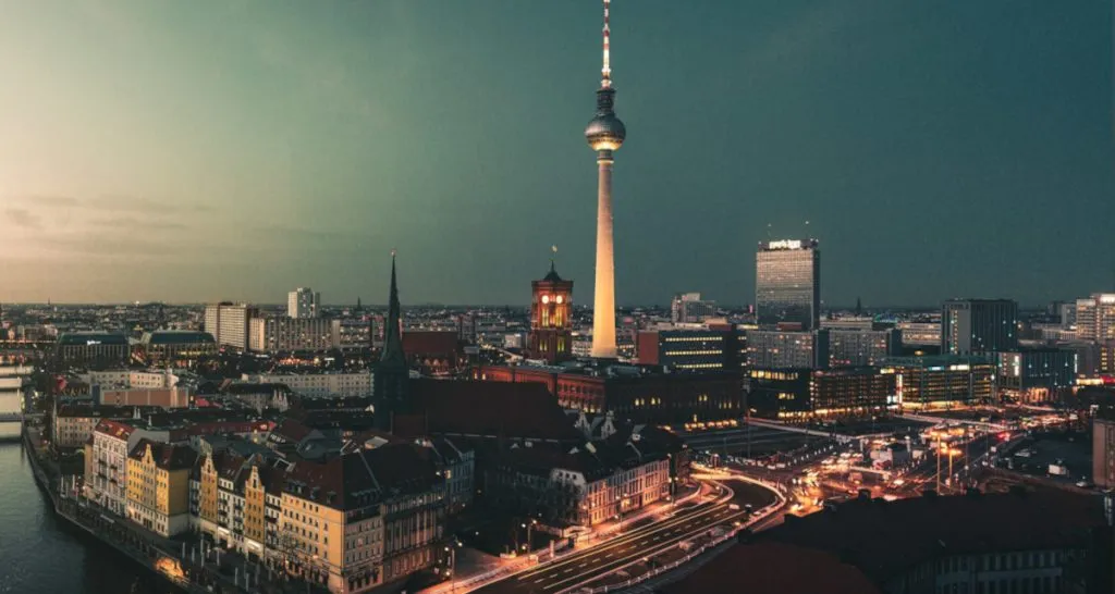 german-recorded-music-market-posts-modest-h1-2025-revenue-growth-as-vinyl-and-cd-sales-slide