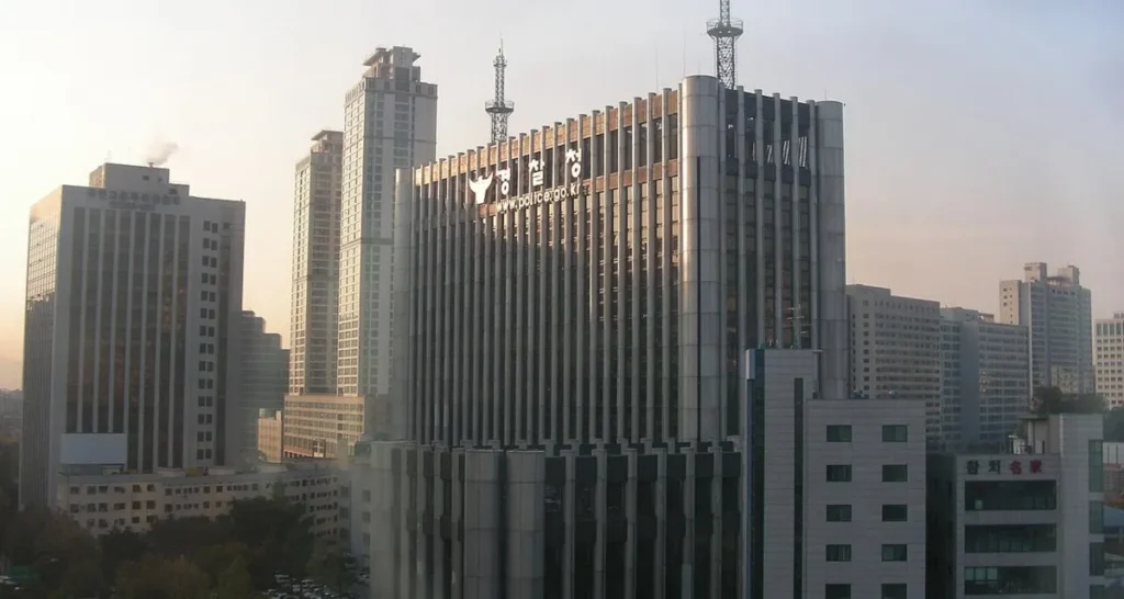 three-ex-hybe-employees-sentenced-to-prison-on-insider-trading-charges-—-bang-si-hyuk-investigation-intensifies-with-new-raid