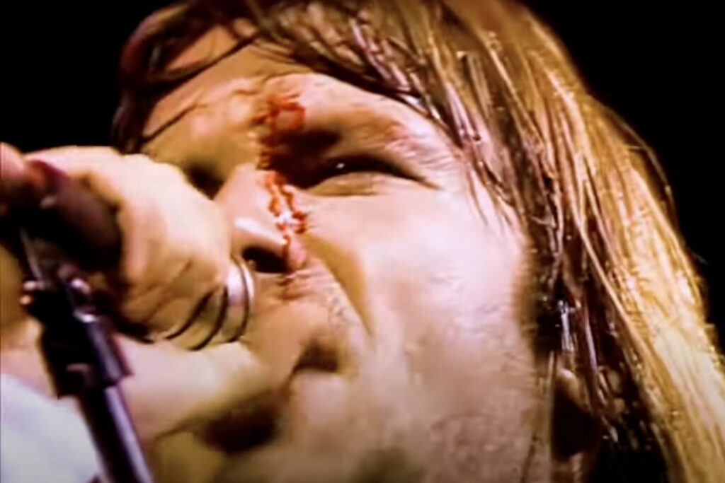 a-bruce-dickinson-onstage-injury-helped-iron-maiden-break-the-us