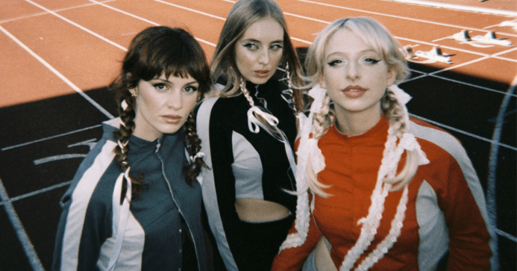 blusher-go-deep-on-each-track-on-their-new-ep-‘racer’
