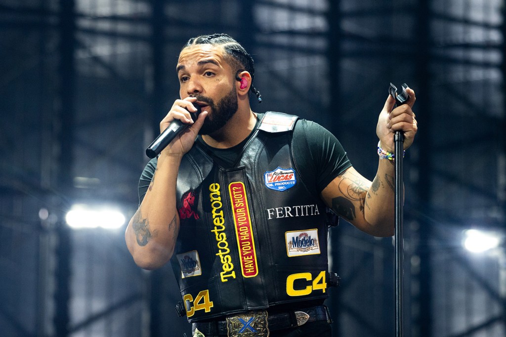 drake-wants-your-help:-the-rapper-is-looking-for-a-fan-he-brought-on-stage-in amsterdam