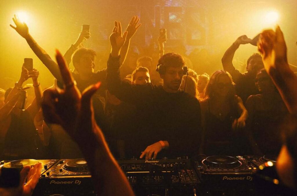 dancing-astronaut’s-new-music-friday:-genesi,-jackie-hollander,-pacs,-script,-and-more-(august-1,-2025)