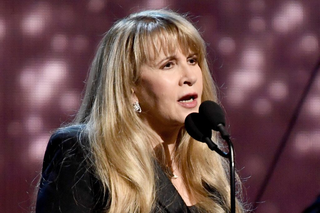 stevie-nicks-halts-2025-us.-tour-after-suffering-injury