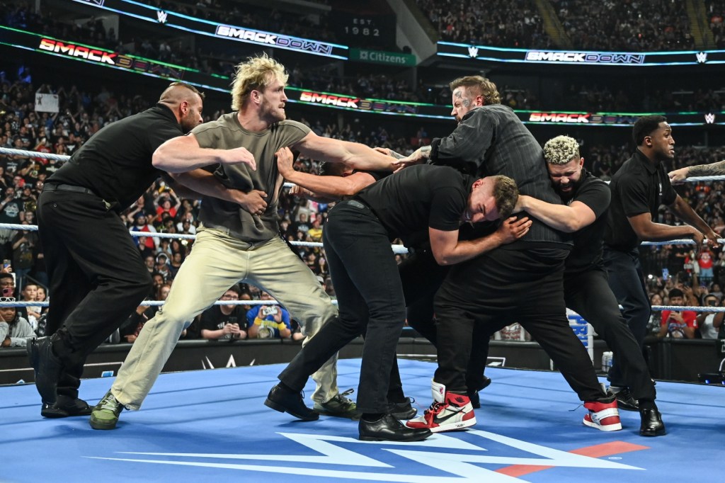 jelly-roll-brings-grit-&-heart-to-in-ring-debut-at-wwe-summerslam 2025