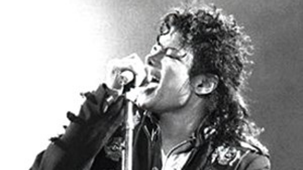 michael-jackson’s-daughter-says-lawyers-are-‘skimming-money’-from-his-estate-in-new-filing