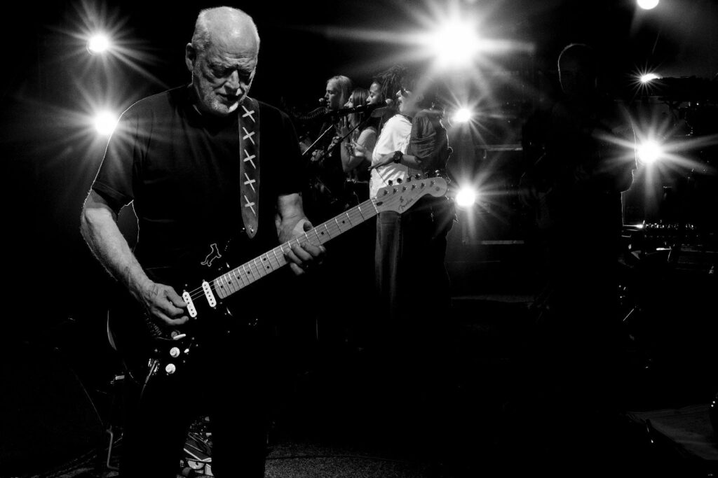 see-trailer-for-david-gilmour’s-‘live-at-the-circus-maximus’