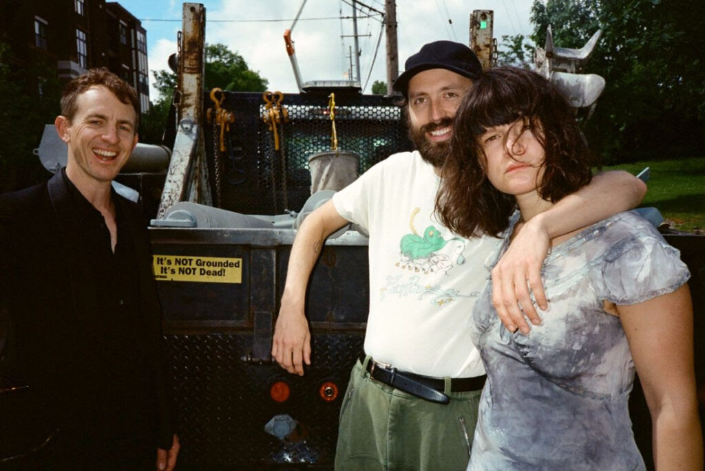 big-thief-share-“grandmother”-and-“los-angeles”-from-forthcoming-‘double-infinity’