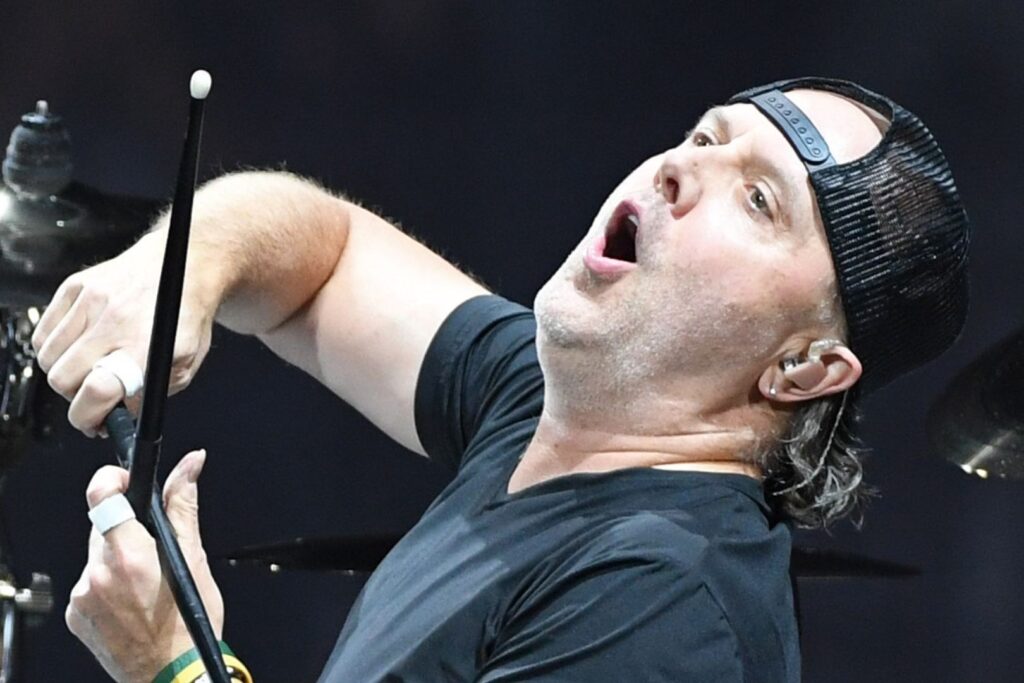metallica’s-ulrich-on-sphere-+-super-bowl-rumors-–-‘f–k-yeah’
