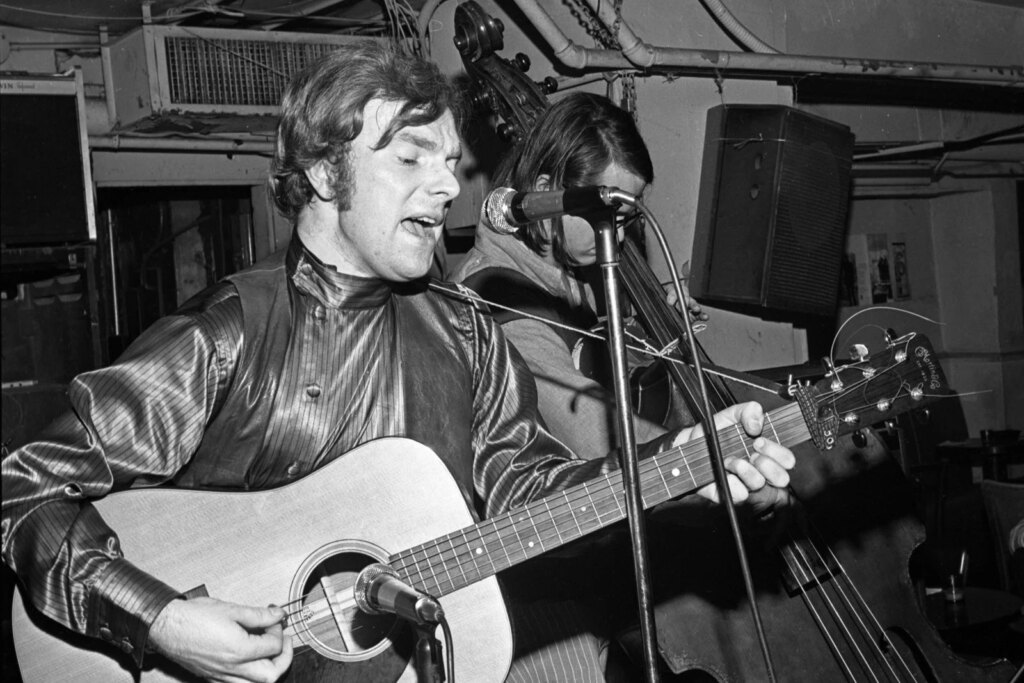 why-van-morrison-wrote-and-recorded-three-dozen-songs-in-a-day