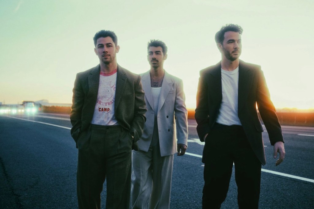 the-jonas-brothers-wave-hello-to-new-album-‘greetings-from-your-hometown’:-stream-it now