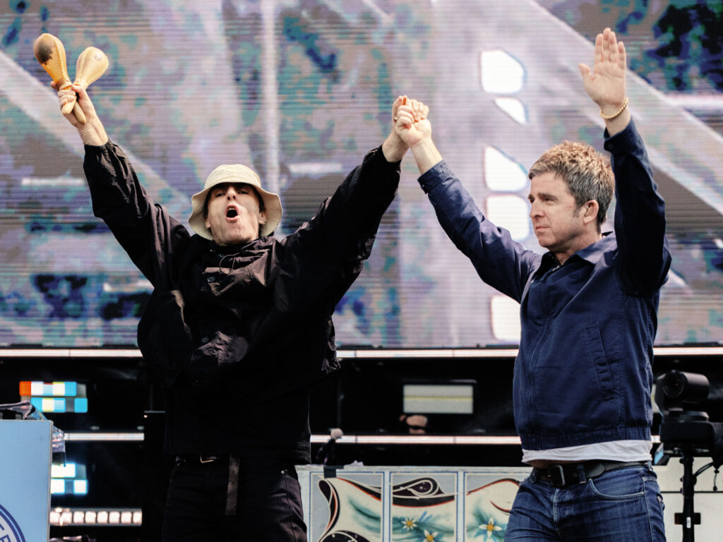 oasis:-10-things-we-learned-from-the-band’s-triumphant-edinburgh-show