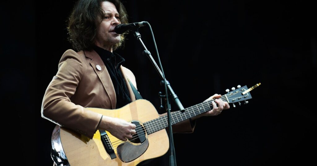 bernard-fanning-announces-20th-anniversary-‘tea-&-sympathy’-reissue-+-show