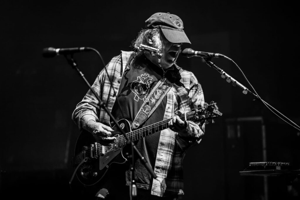 ​​neil-young-and-the-chrome-hearts-perform-tour-debuts-of-“one-of-these-days”-and-“new-mama”-during-love-earth-world-tour-us.-opener-in-charlotte 
